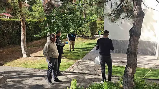 Kayseri'de 3. kattan düşen genç kız ağır yaralandı
