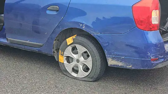 Kayseri'de 3 polis aracına çarparak kaçan suç makinası yakalandı