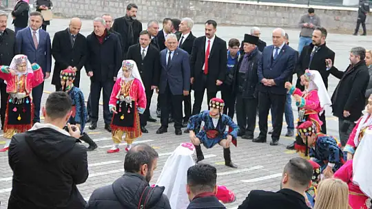 Kayseri'de 315 bin öğrenci karne heyecanı yaşadı