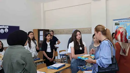 Kayseri'de 315 bin öğrenci karne aldı
