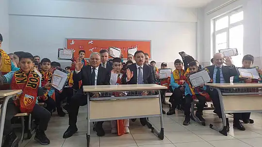 Kayseri'de 322 bin öğrenci karne aldı