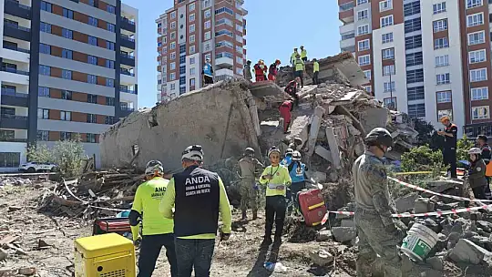Kayseri'de 4 bin personelin katılımıyla gerçeği aratmayan tatbikat