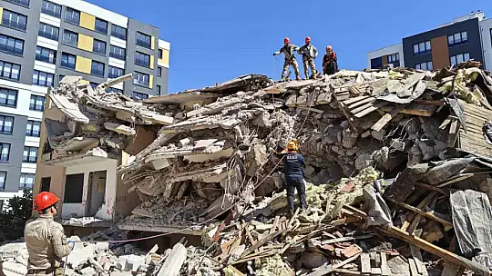 Kayseri'de 4 bin personelin katılımıyla gerçeği aratmayan tatbikat