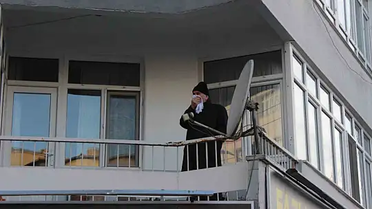 Kayseri'de 4 katlı binada yangın: 11 kişi dumandan etkilendi