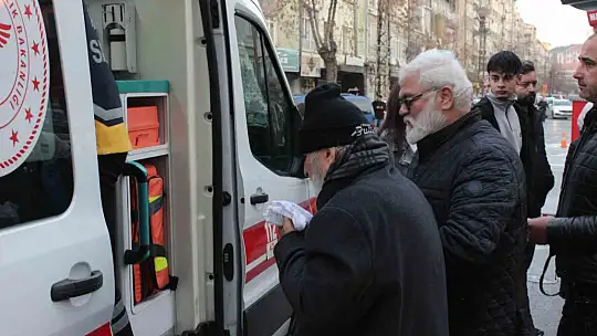 Kayseri'de 4 katlı binada yangın: 11 kişi dumandan etkilendi