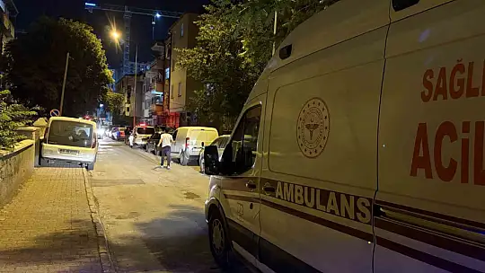 Kayseri'de 4 katlı binada yangın: Anne ve iki çocuğu dumandan etkilendi