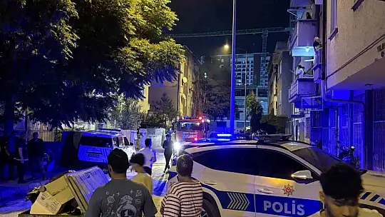 Kayseri'de 4 katlı binada yangın: Anne ve iki çocuğu dumandan etkilendi