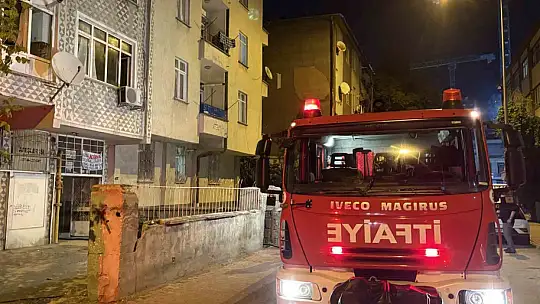 Kayseri'de 4 katlı binada yangın: Anne ve iki çocuğu dumandan etkilendi