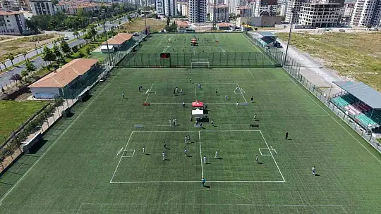 Kayseri'de 5x5 Futbol Gençlik Kupası başladı