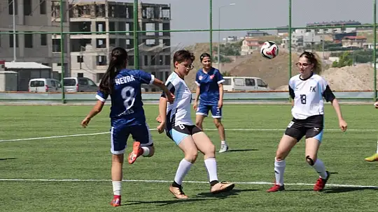 Kayseri'de 5x5 Futbol Gençlik Kupası başladı