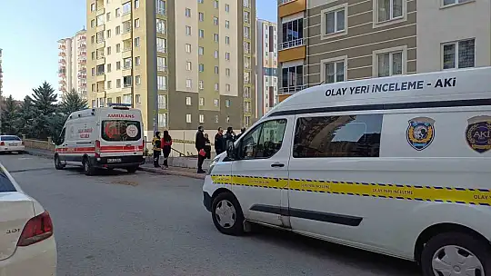Kayseri'de 8. kattan düşen kadın öldü
