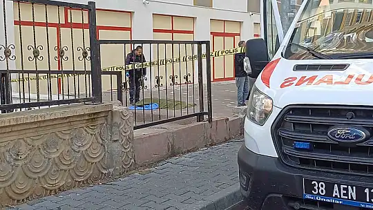 Kayseri'de 8. kattan düşen kadın öldü