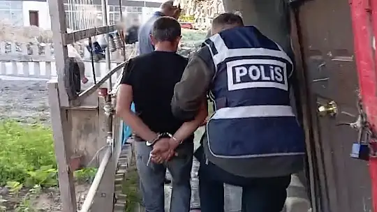 Kayseri'de 84 polis ile aranan şahıslara operasyon: 23 gözaltı