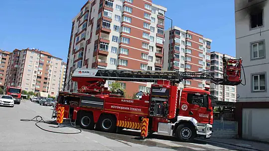 Kayseri'de 9 katlı binada yangın çıktı: 1'i çocuk 3 kişi mahsur kaldı