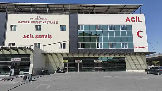 Kayseri'de acemi kasaplar soluğu acil serviste aldı