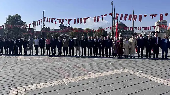 Kayseri'de ahilik kutlamaları çelenk sunma töreni ile başladı