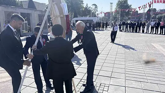 Kayseri'de ahilik kutlamaları çelenk sunma töreni ile başladı
