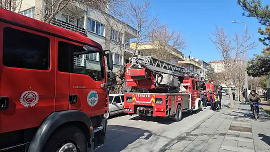 Kayseri'de apartman yangını ekiplerce söndürüldü
