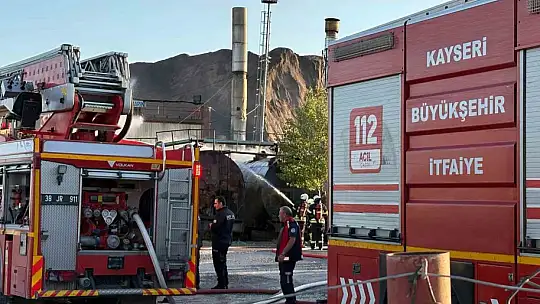 Kayseri'de asfalt şantiyesinde bitüm tankı alev aldı