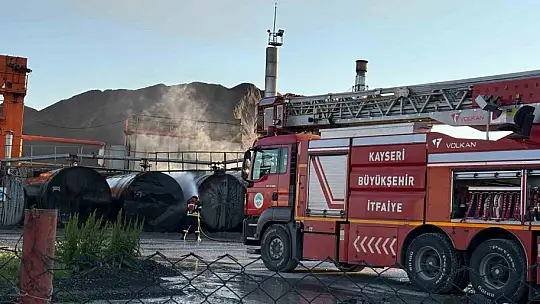 Kayseri'de asfalt şantiyesinde bitüm tankı alev aldı