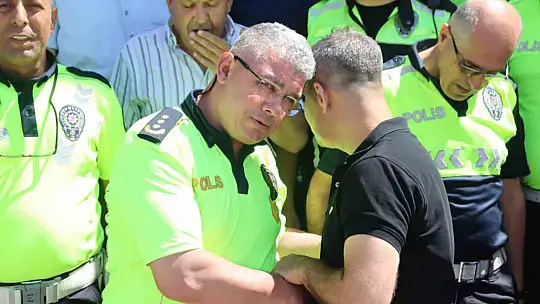 Kayseri'de başkomiserden duygu dolu emeklilik anonsu