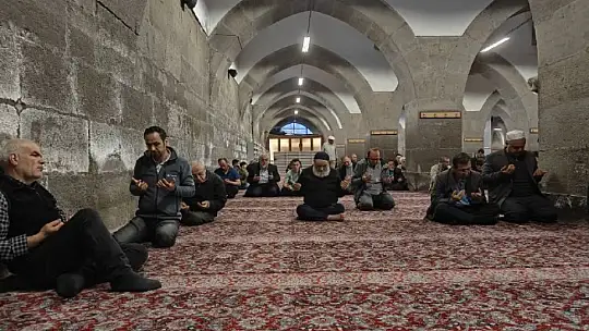 Kayseri'de Bayram Namazı'nda camiler doldu