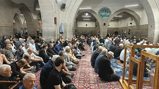 Kayseri'de Bayram Namazı'nda camiler doldu