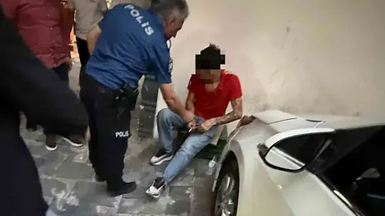 Kayseri'de bıçakla yaralanan genç esnafa sığındı: 1 yaralı
