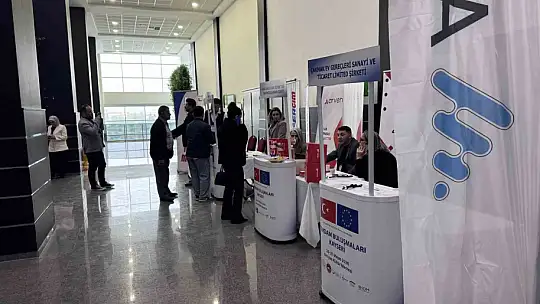 Kayseri'de bin 500 işsiz işverenle buluştu