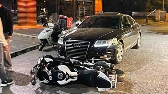 Kayseri'de bir garip kaza, motosiklet kendisine yol veren otomobile çarptı: 1 yaralı