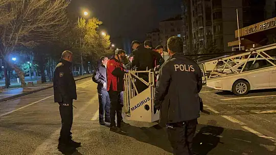 Kayseri'de bir garip olay: 3'üncü kattan çarşafla indiler: 2 gözaltı