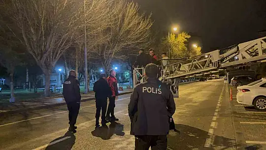 Kayseri'de bir garip olay: 3'üncü kattan çarşafla indiler: 2 gözaltı