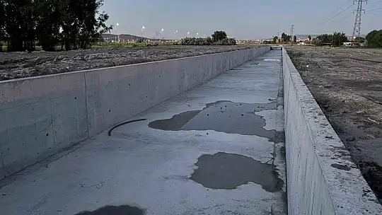 Kayseri'de bisiklet sürerken su kanalına düşen çocuk kurtarıldı