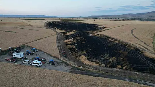 Kayseri'de çıkan yangında 100 dekar ekili alan küle döndü