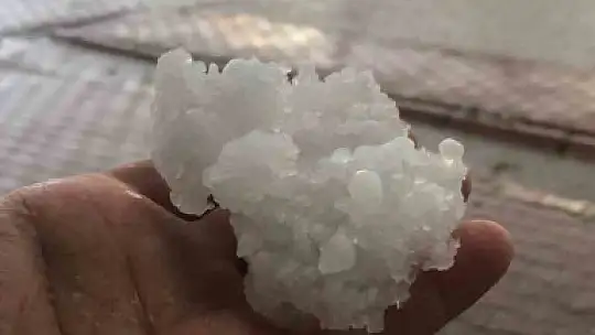 Kayseri'de dolu yağışı etkili oldu
