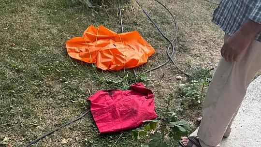 Kayseri'de eğitim amacıyla atılan roket evin çatısına düştü