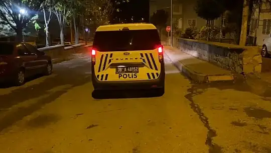 Kayseri'de ekipler 1 saat arayla yaşanan farklı olaylarda bıçakla yaralanan 2 şahsı araçta buldu