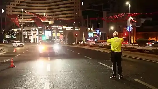 Kayseri'de eş zamanlı 'huzur' uygulanması: 87 aranan şahıs yakalandı