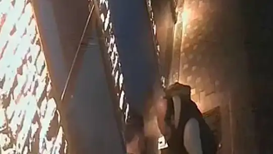 Kayseri'de esnaf boğazına şeker kaçan çocuğu heimlich manevrasıyla kurtardı... O anlar kamerada