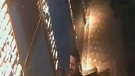 Kayseri'de esnaf boğazına şeker kaçan çocuğu heimlich manevrasıyla kurtardı... O anlar kamerada