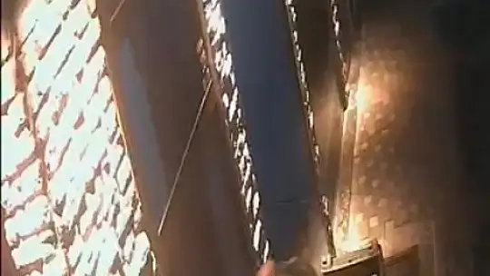 Kayseri'de esnaf boğazına şeker kaçan çocuğu heimlich manevrasıyla kurtardı... O anlar kamerada