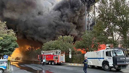 Kayseri'de fabrika yangını: Çok sayıda ekip müdahale ediyor