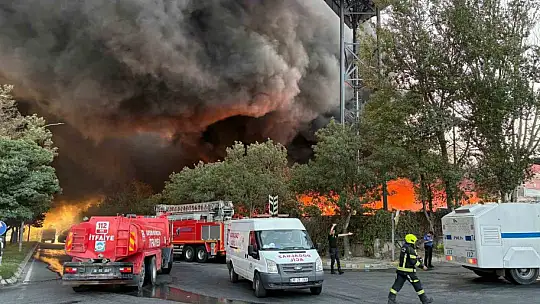 Kayseri'de fabrika yangını: Çok sayıda ekip müdahale ediyor