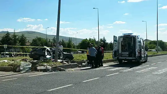 Kayseri'de feci kaza: 2 ölü, 4 yaralı
