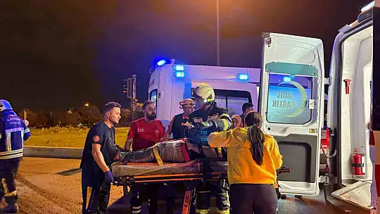 Kayseri'de feci kaza: Yolcu otobüsü ile yakıt tankeri taşıyan tır çarpıştı: Yaklaşık 30 yaralı