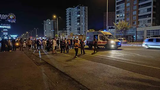 Kayseri'de feci kaza... Yolun karşısına geçen yayaya peş peşe 2 otomobil çarptı: 1 ölü