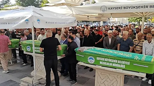 Kayseri'de feci kazada hayatını kaybeden anne-oğul toprağa verildi