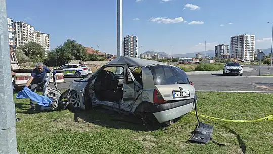 Kayseri'de feci kazada hayatını kaybeden anne-oğul toprağa verildi