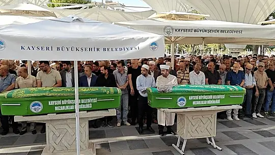 Kayseri'de feci kazada hayatını kaybeden anne-oğul toprağa verildi