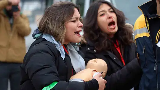 Kayseri'de film gibi otobüs kazası tatbikatı